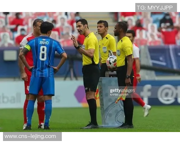 足球裁判工资揭秘：不同级别裁判的薪资差异与职业发展前景分析